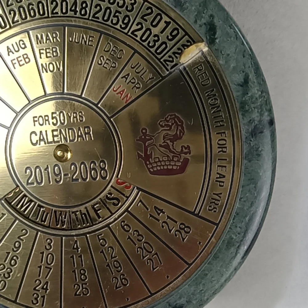 Perpetual Calendar Paper Weight.